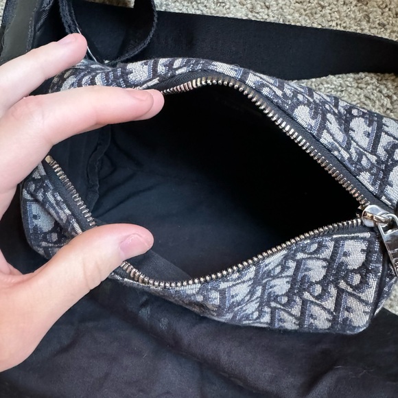 Dior Cylindrical “roller bag” shoulder/messenger. - Picture 3 of 7